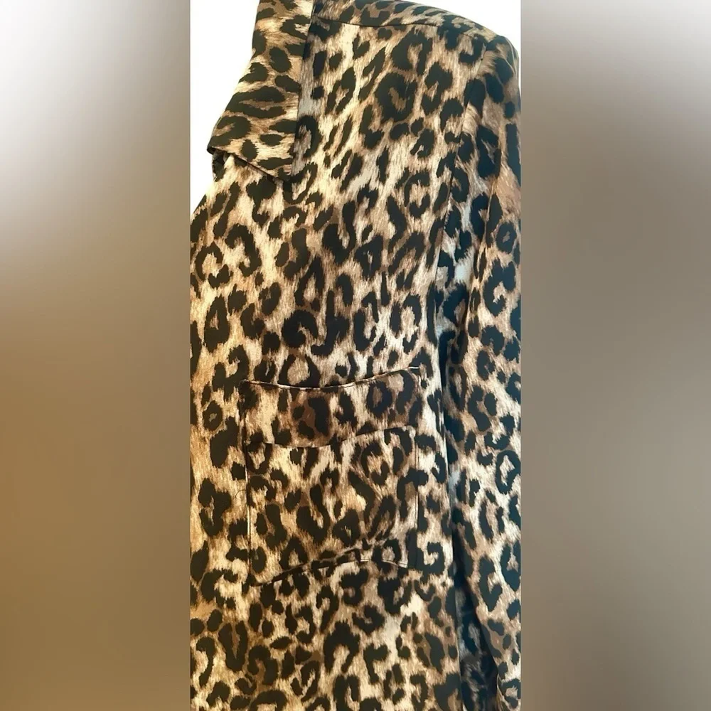 PLEIONE🍒SZ M🍒ANIMAL PRINT BUTTON FRONT BLOUSE SEMI SHEER EXCELLENT CONDITION - Picture 8 of 15